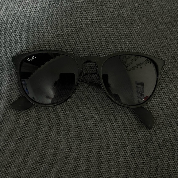 Ray-Ban Black Sunglasses - Picture 1 of 4